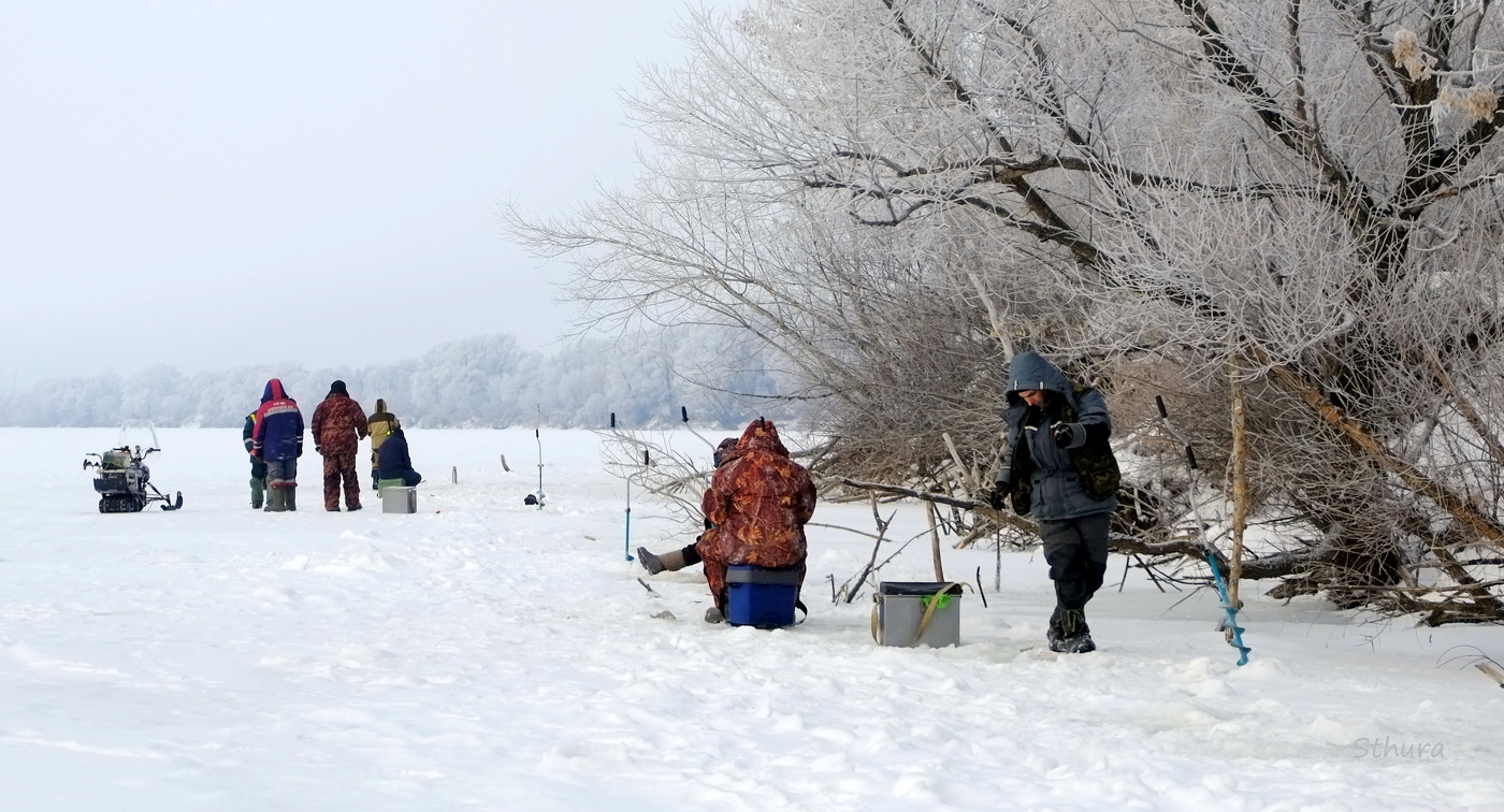 На рыбалке.