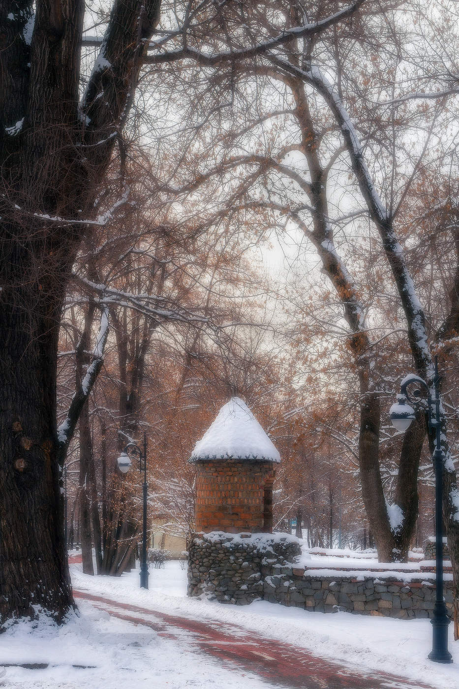По зимнему парку я шёл не спеша, среди тишины вечерело...