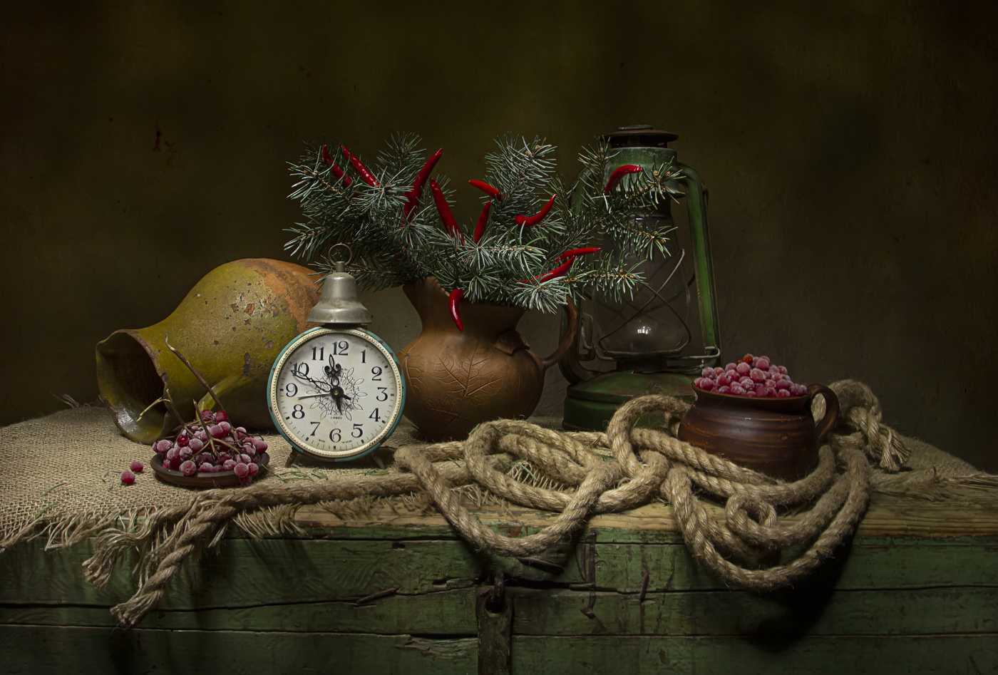 На старом сундуке...