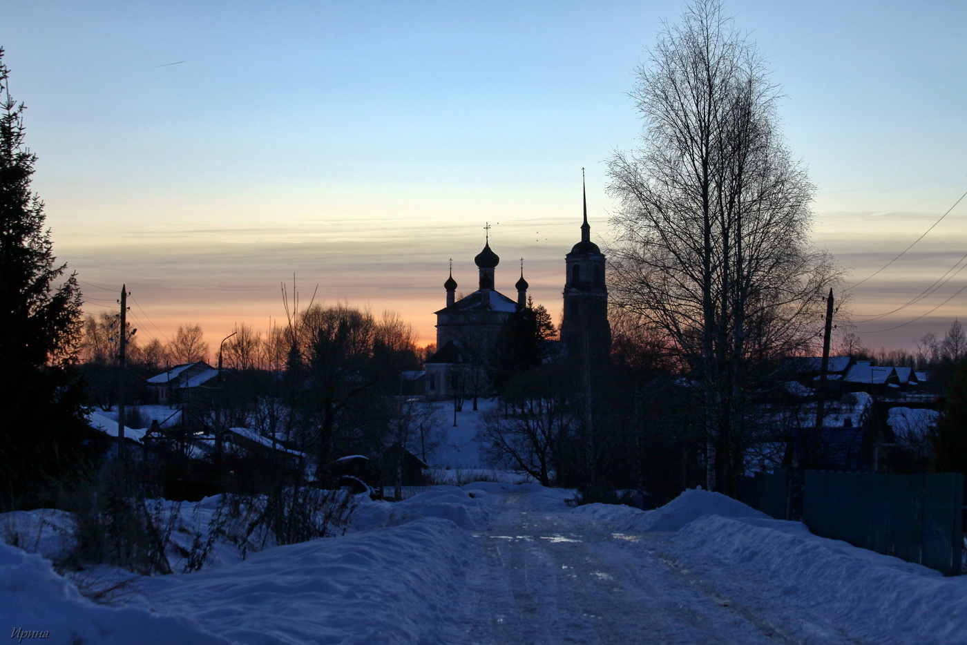 церковь Живоначальной Троицы (1812).