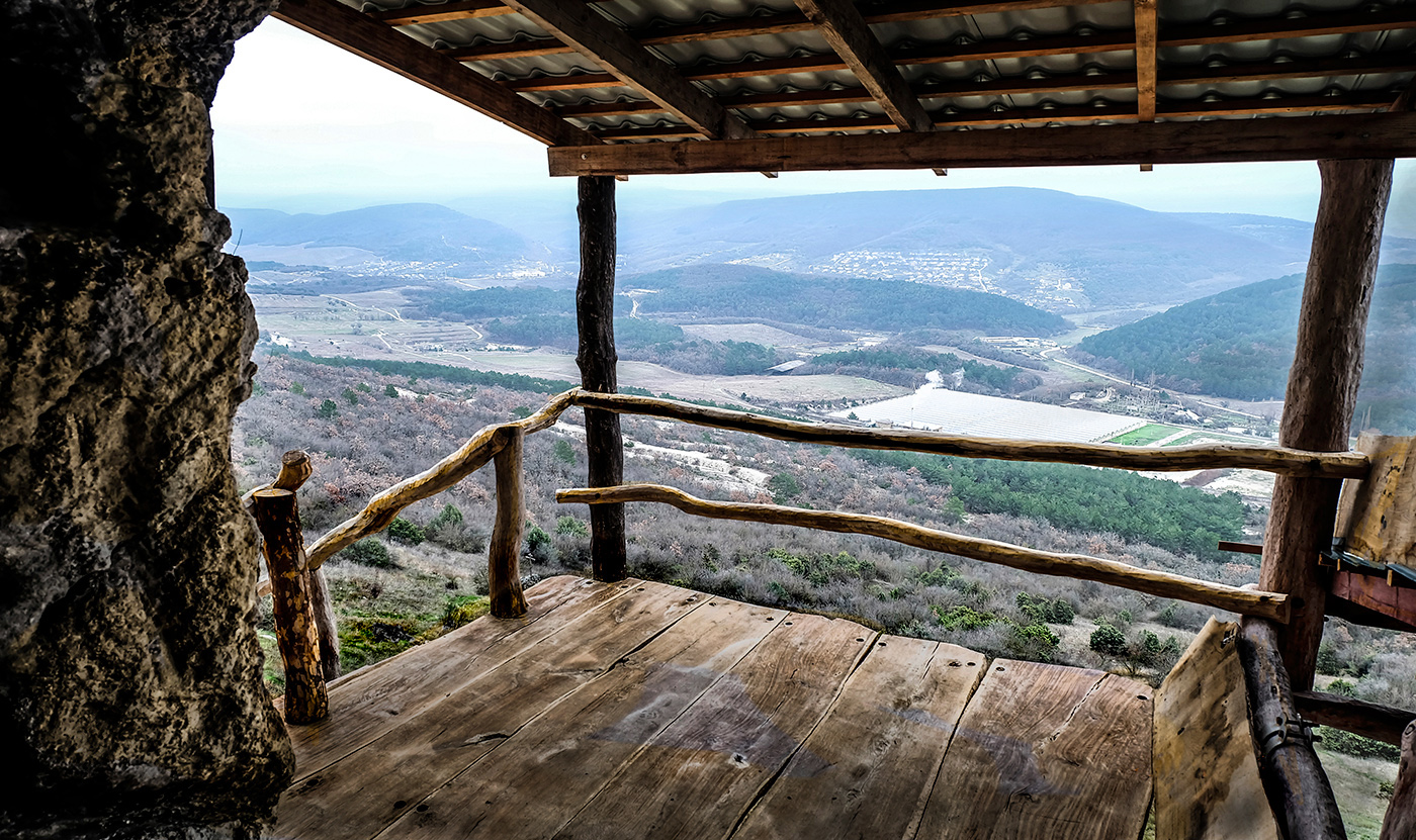 Вид с балкона пещерного аскета