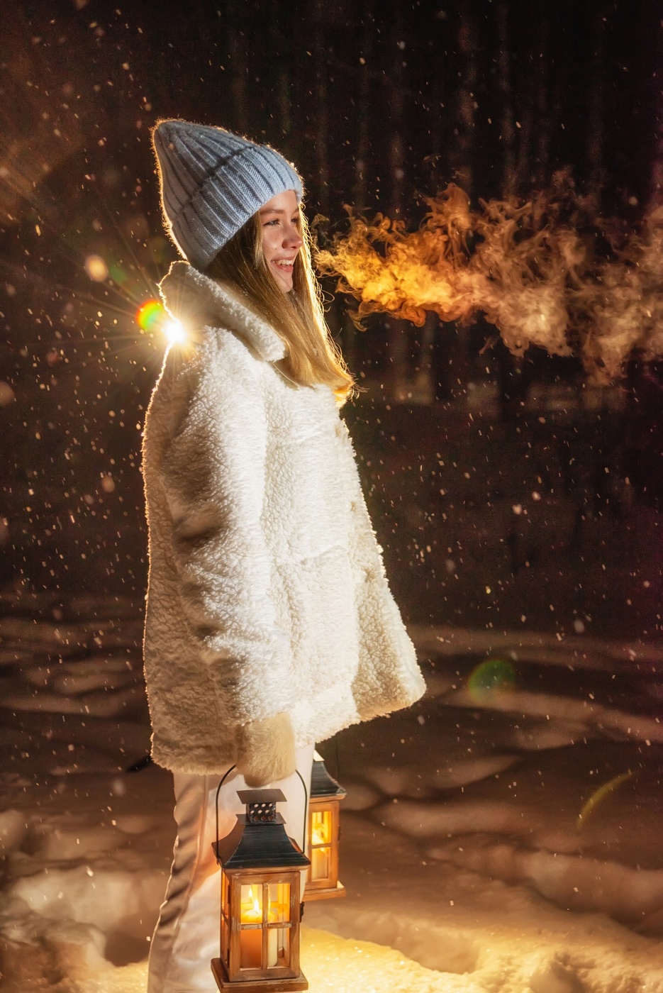 С двумя фонарями