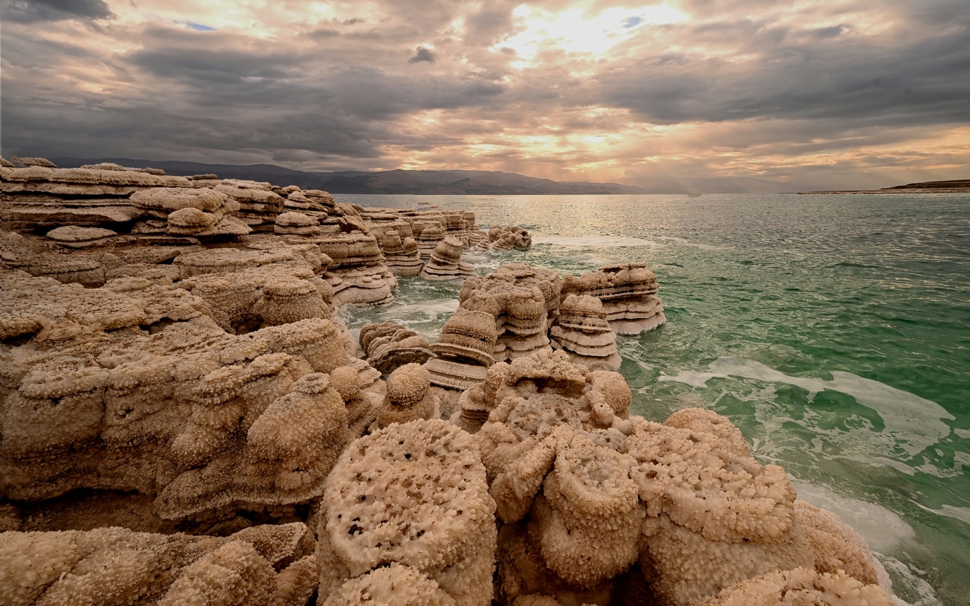 Солевые бляшки Мертвого моря