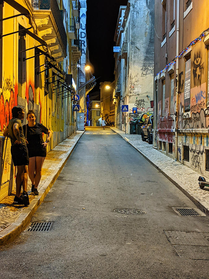 На улочках вечернего Лиссабона