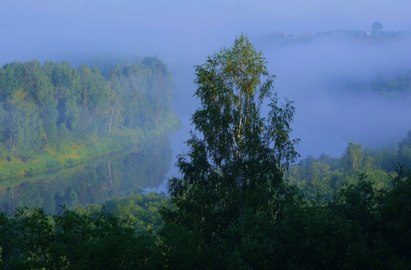 "И воздух нежен , как печенка, оленя снятого с костра..."