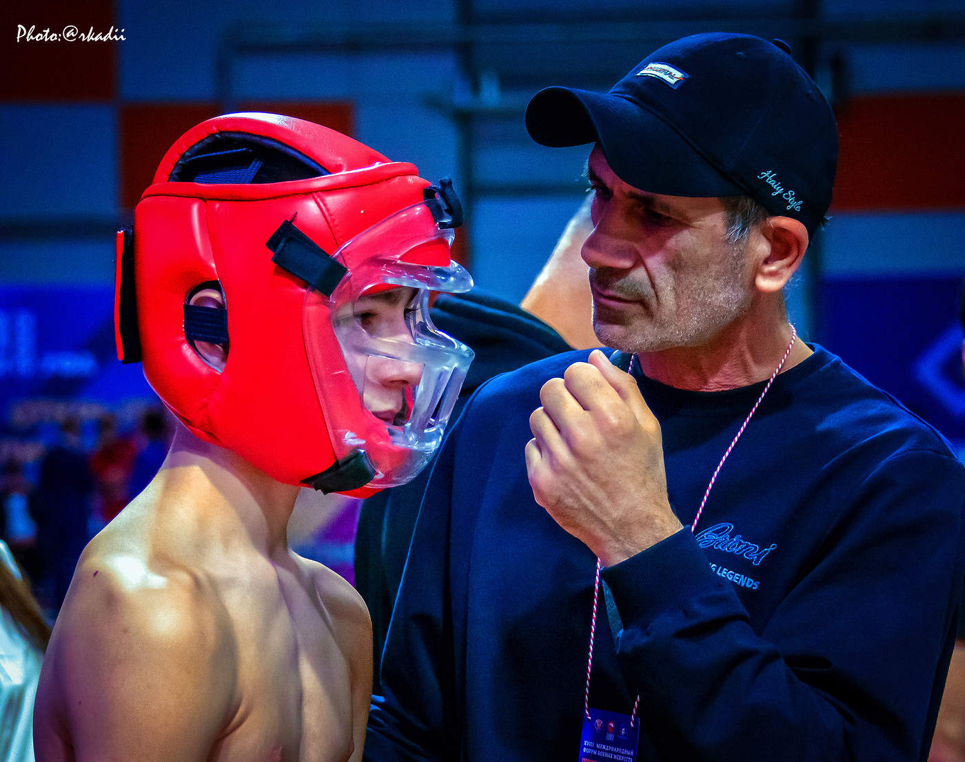 Бей первым!