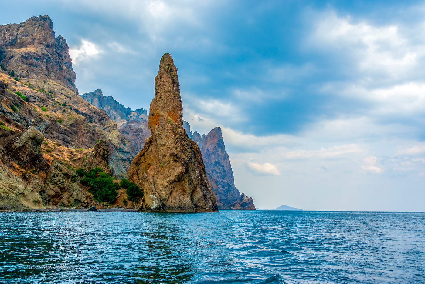 Карадаг перед штормом.