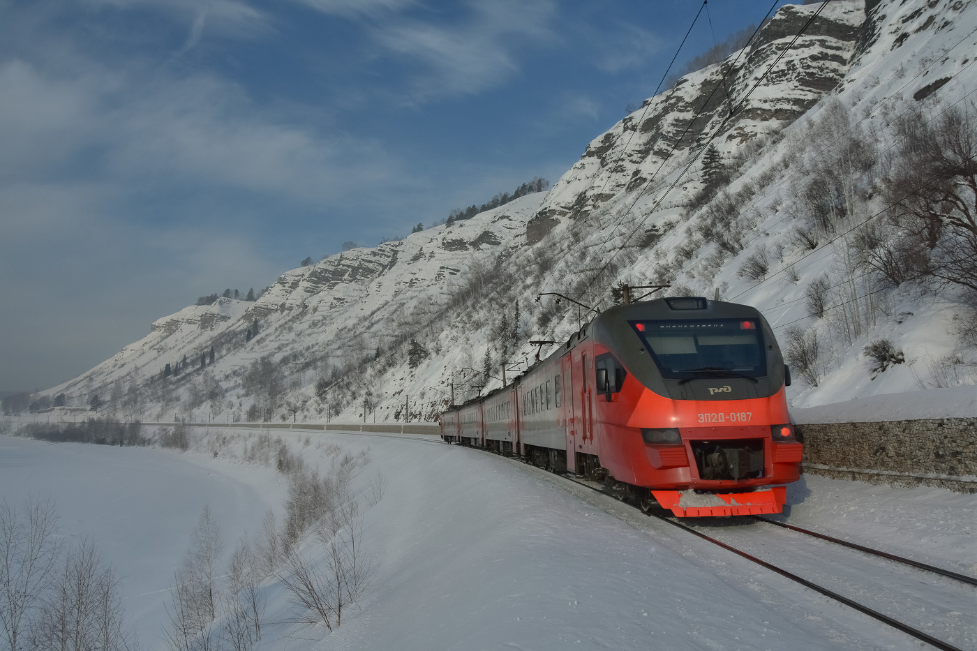 На электропоездах ...