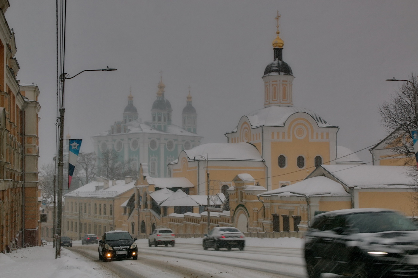 *Пасмурно.**