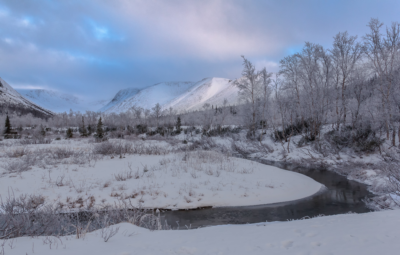 смеркалось