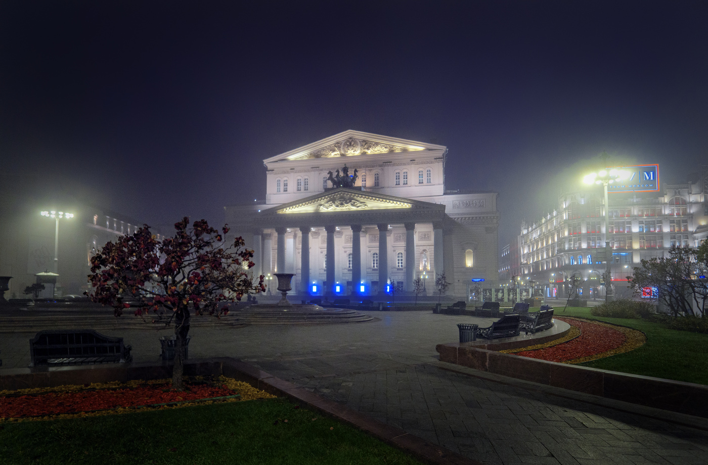 Ночь на Театрльной площади