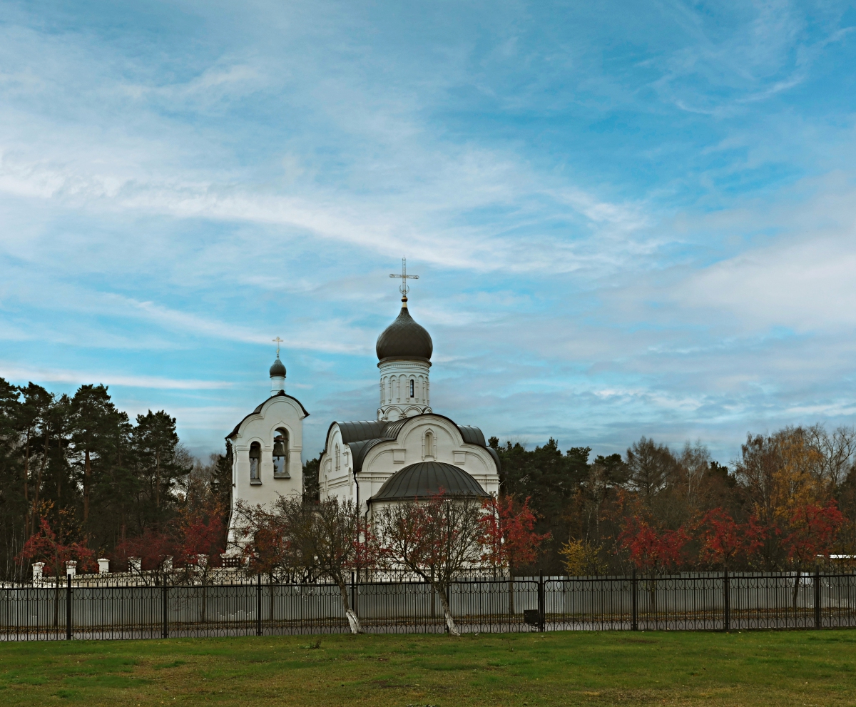 Церковь-часовня Воскресения Христова в Переделкине