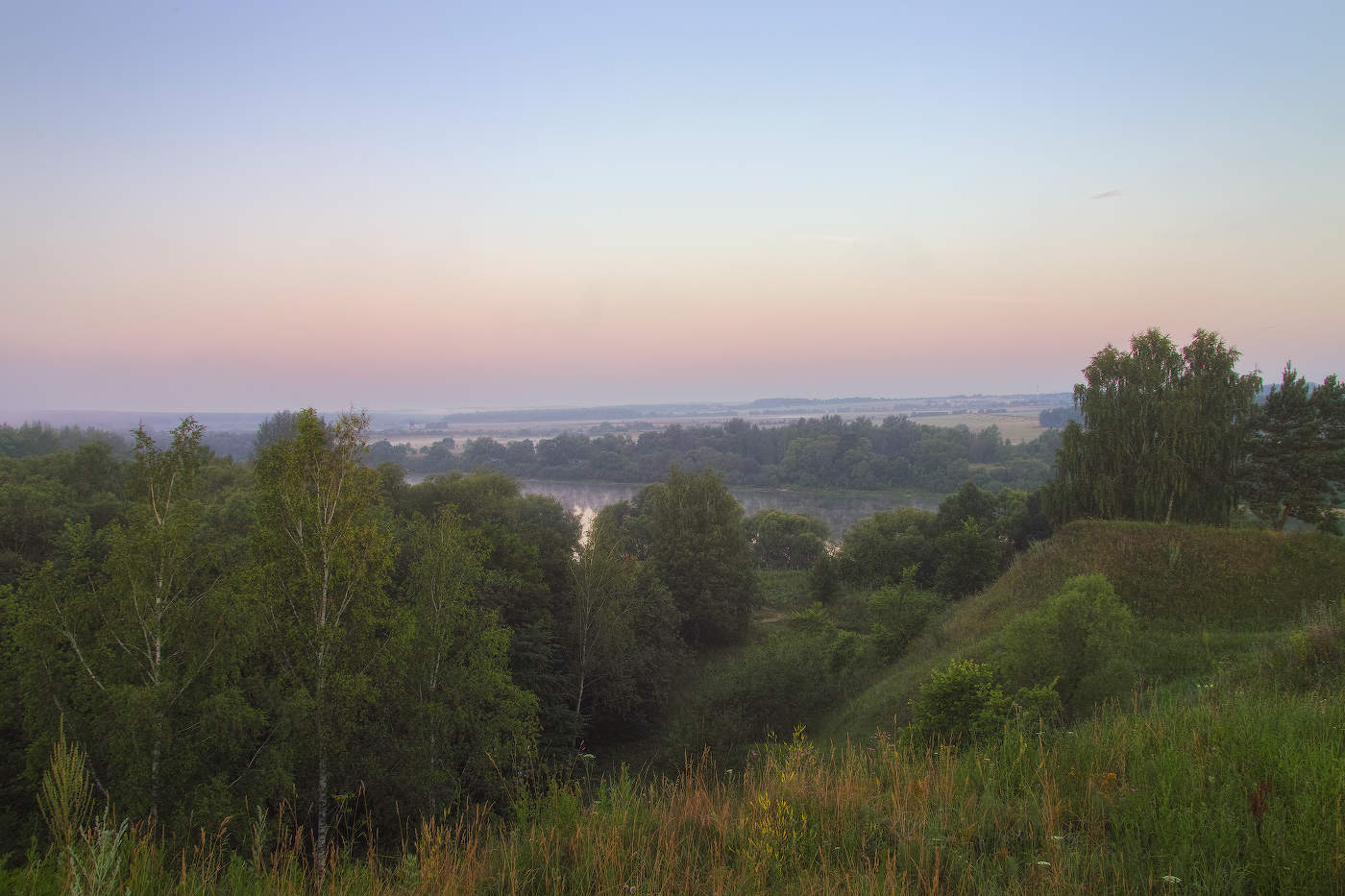 Рассвет у реки