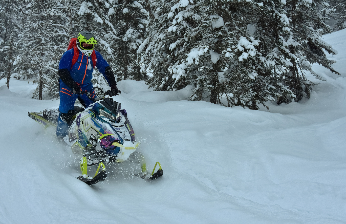 Снегоходы на Поднебесных Зубьях