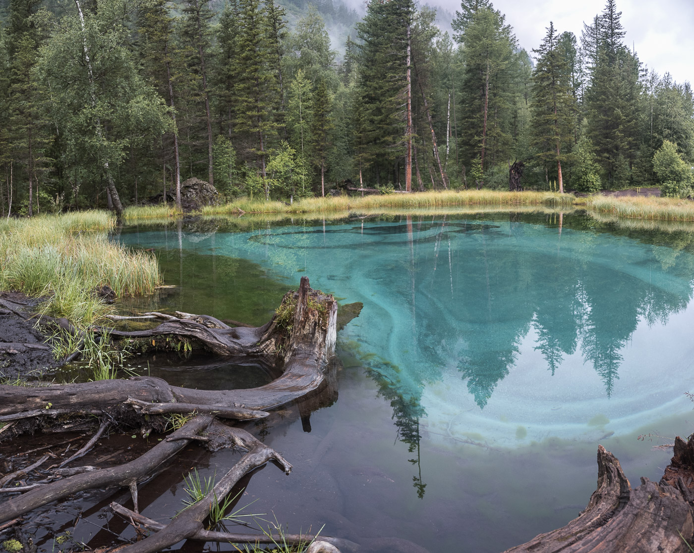 Голубое озеро