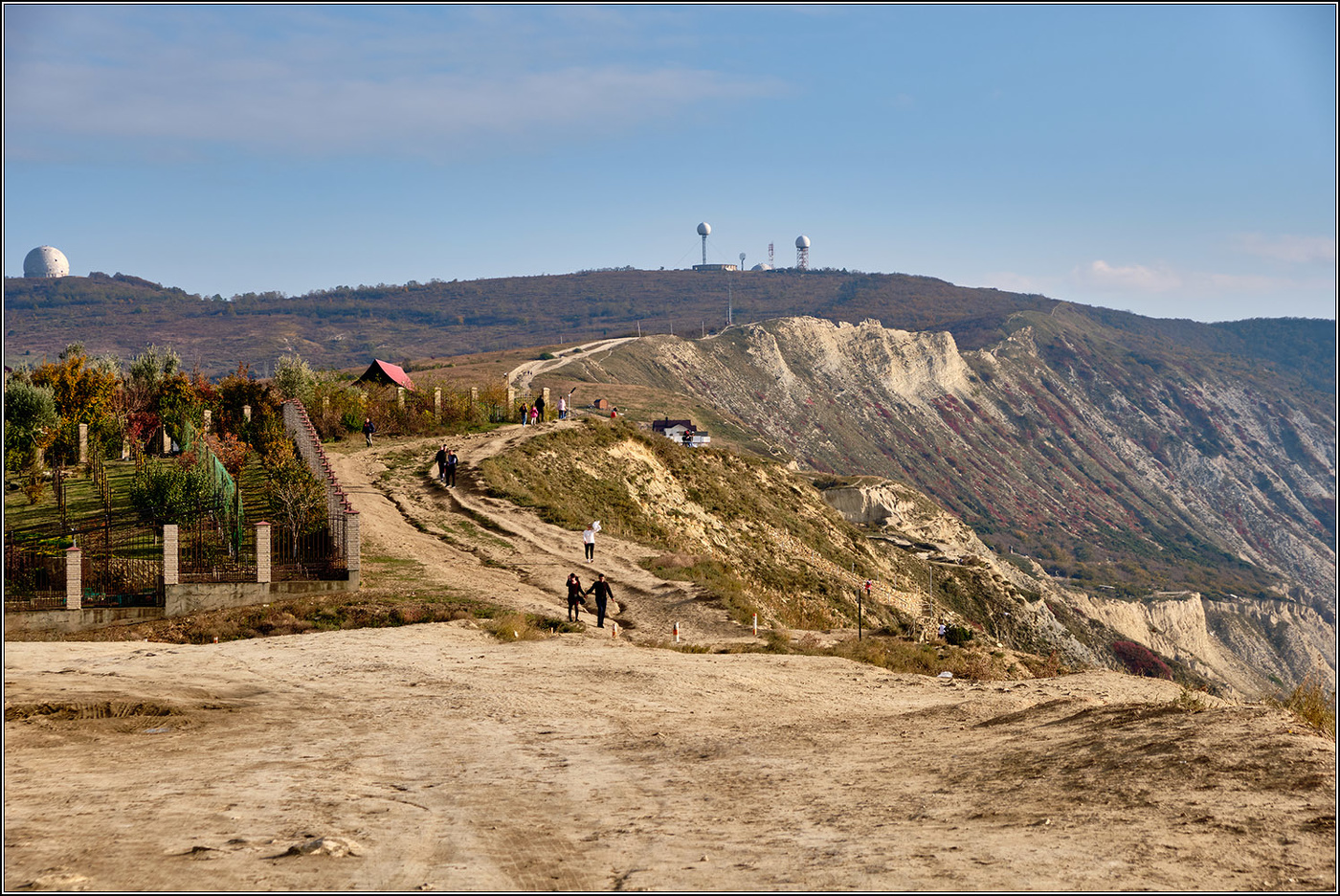 Здесь начинаются Кавказские горы.