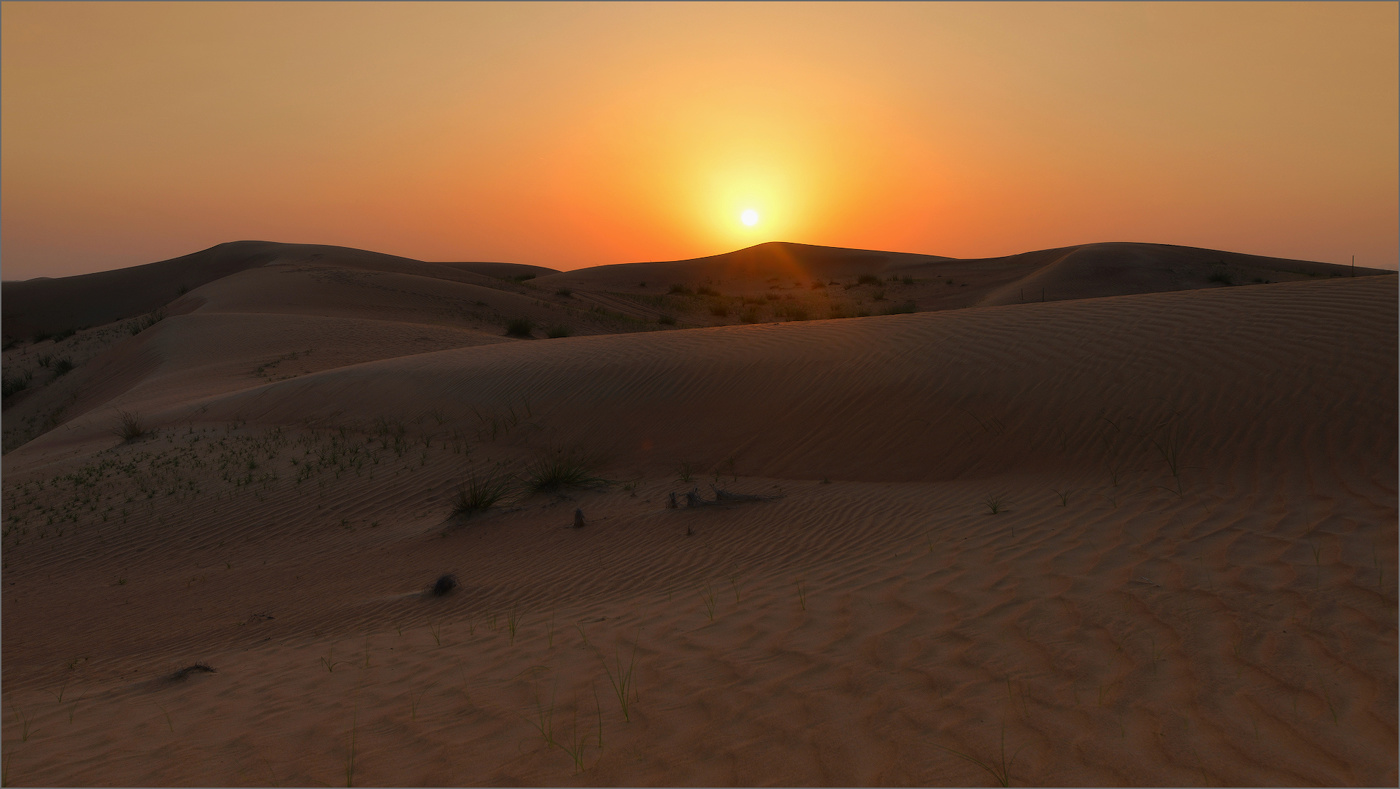 Рассвет в пустыне...