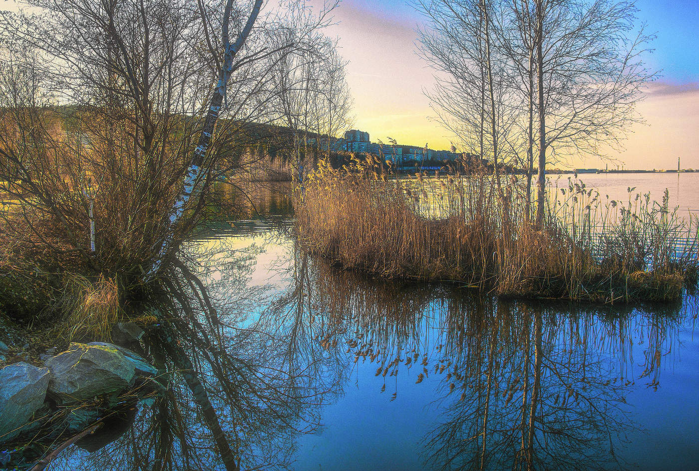 Весна на озере