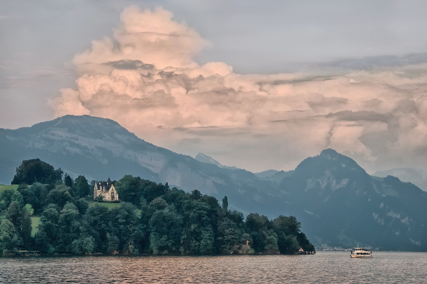 Вечер на озере