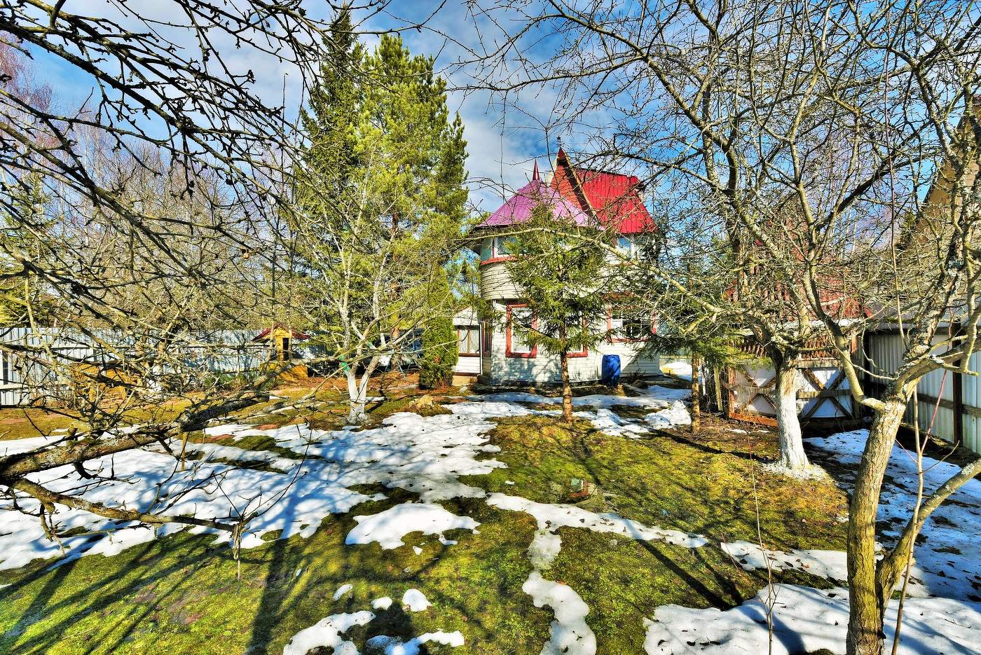 "Сугробы вянут на глазах и сад шалит капелью ..."