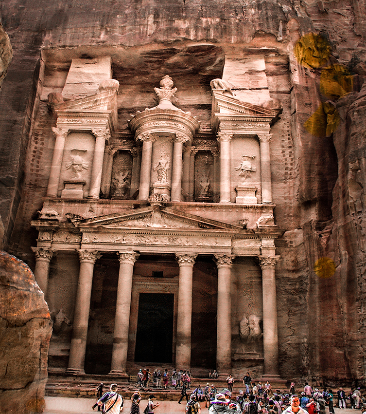 Храм в скале