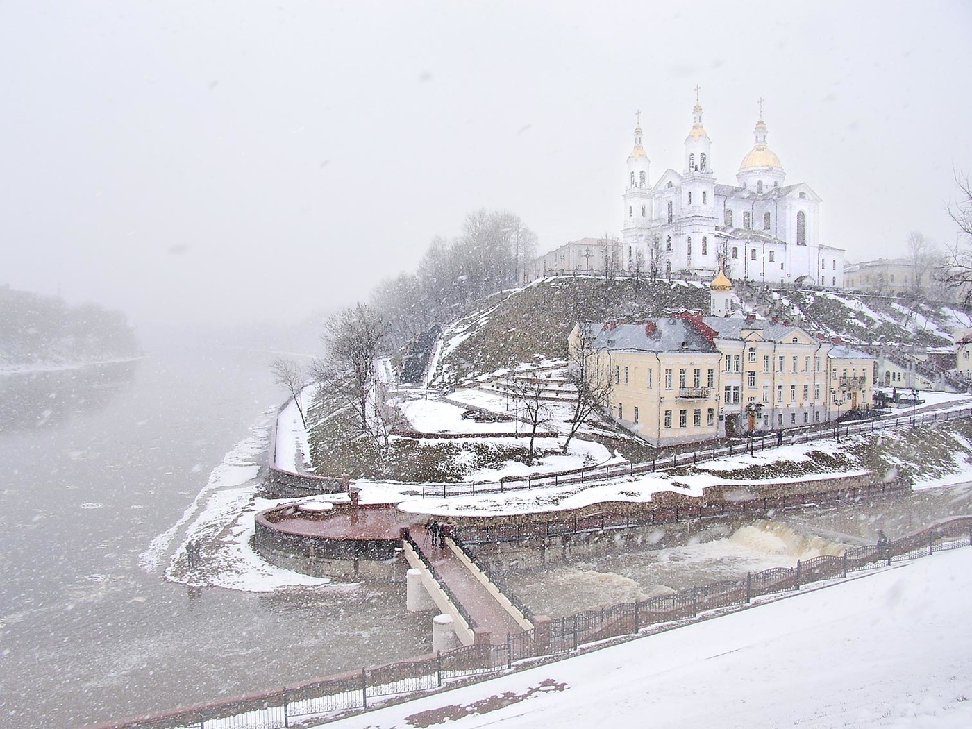 Весенняя метель