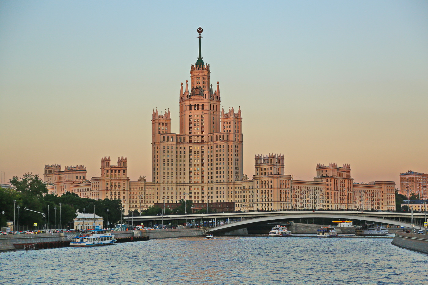 Вечерняя Москва