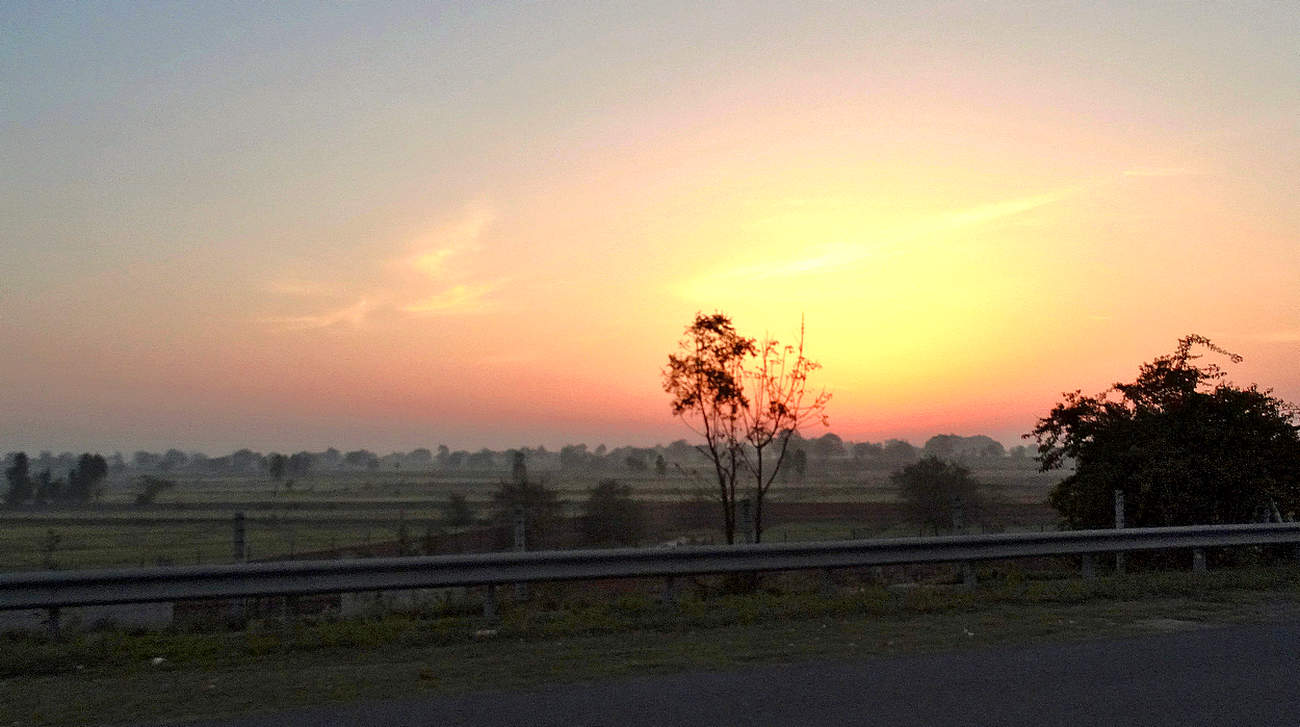 Утром туманным в дороге