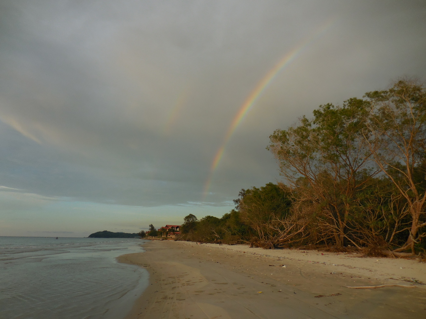 На пляже Южно-китайского моря