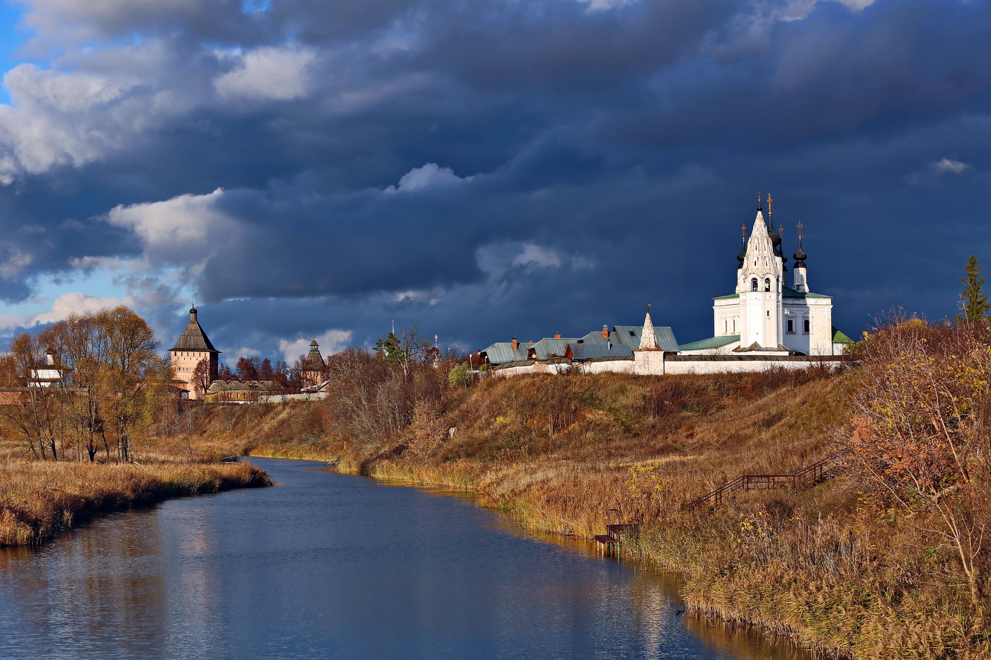 Суздальские виды после грозы