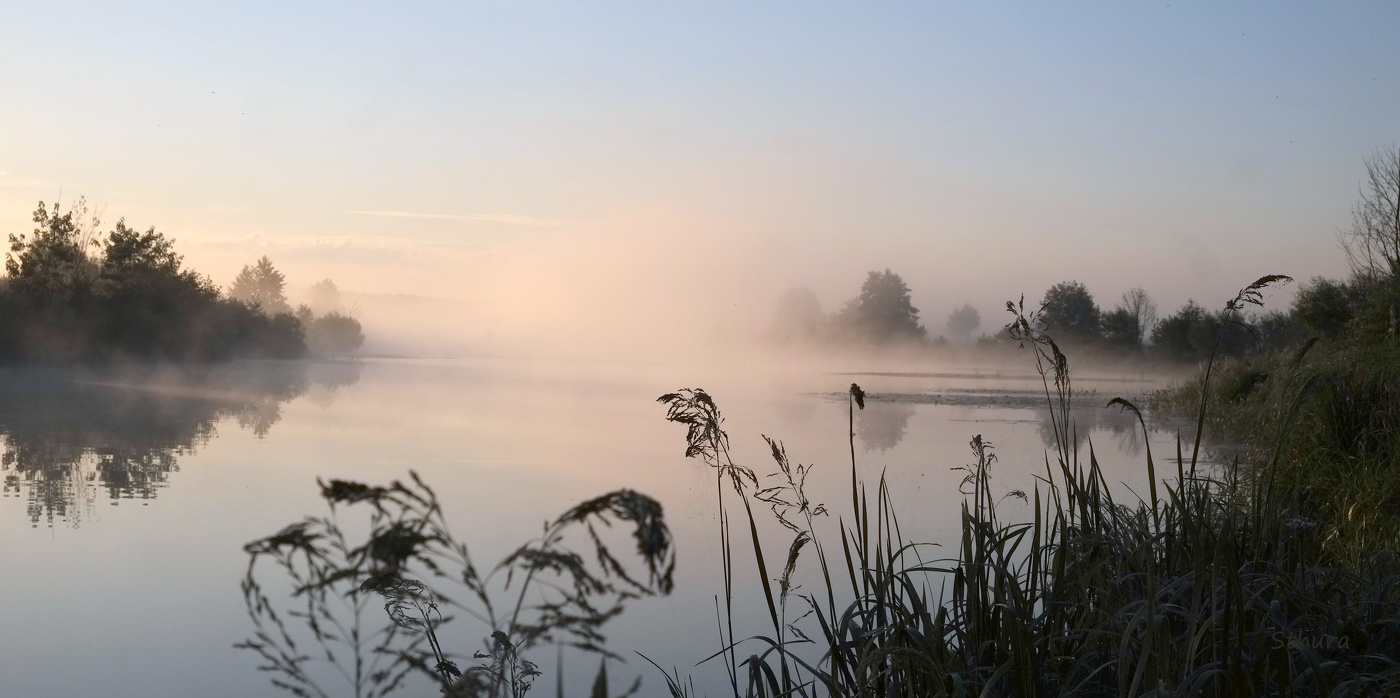На рассвете.