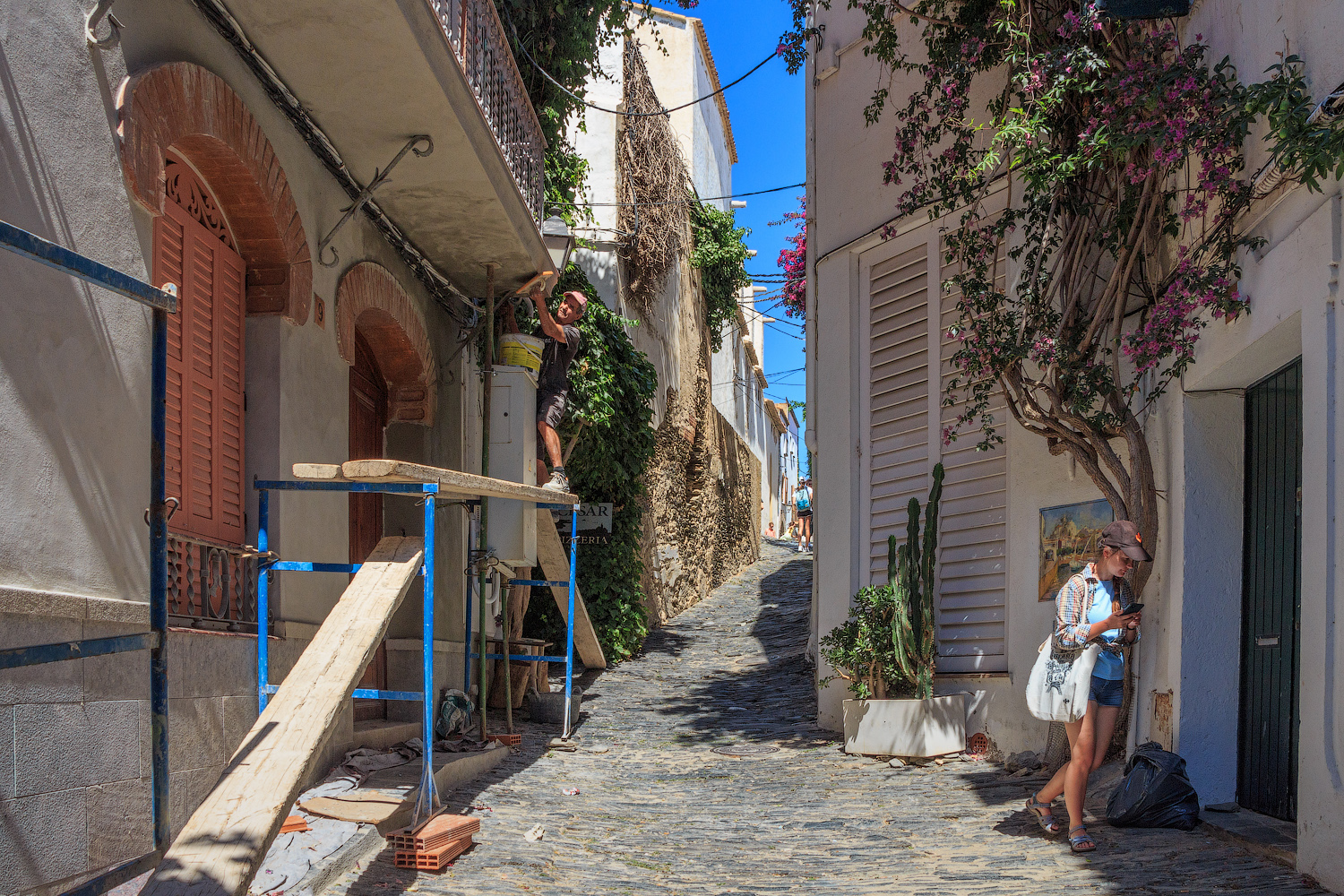 Узкие улочки Кадакеса