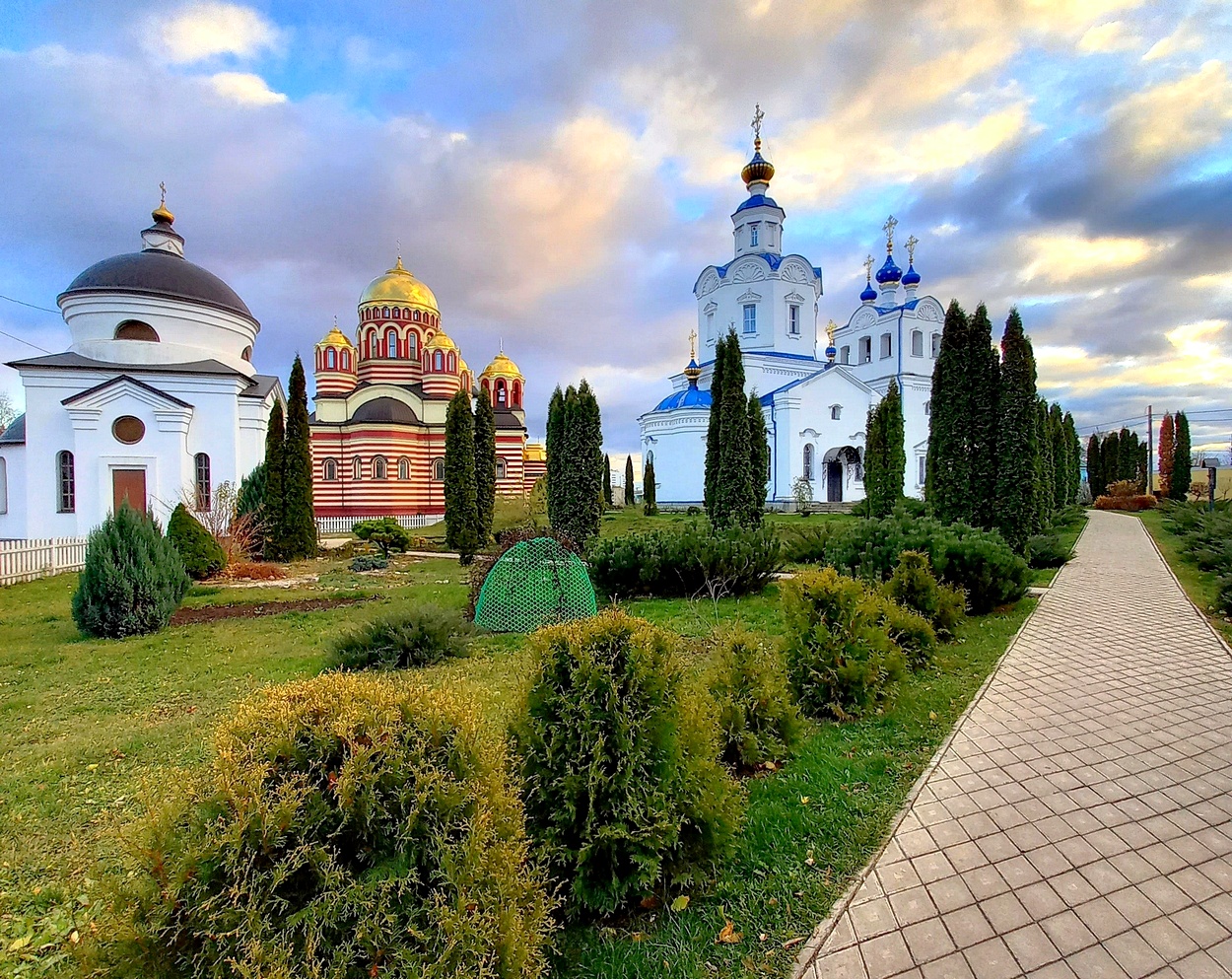 Со Светлым Пасхальным Воскресеньем!