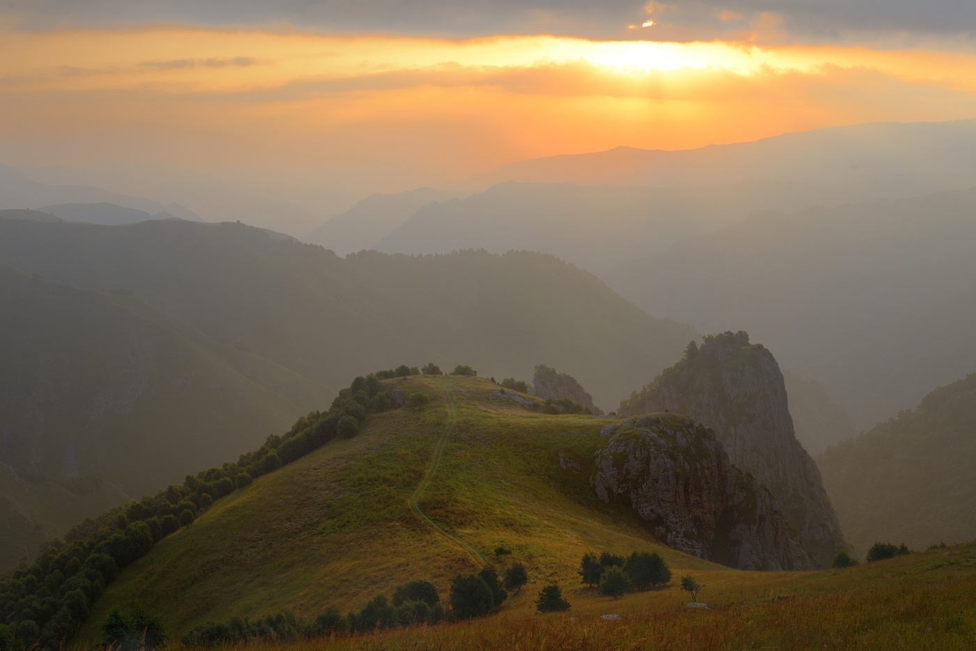 Рассвет в горах