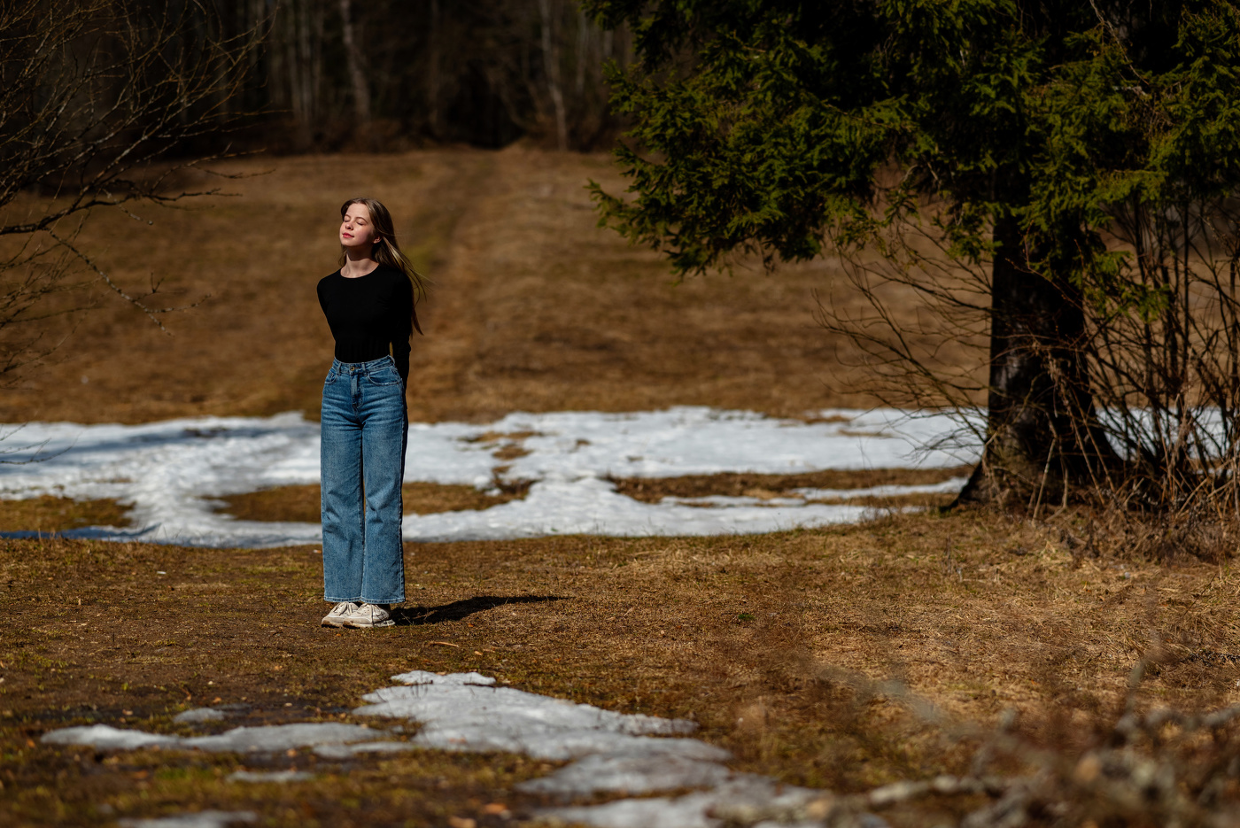 Нежиться на солнышке