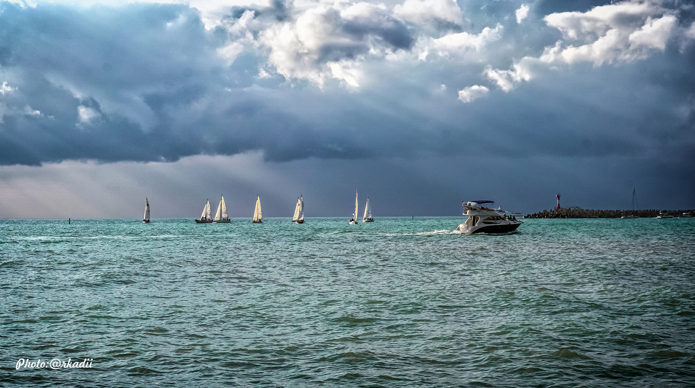 Сквозь облака.