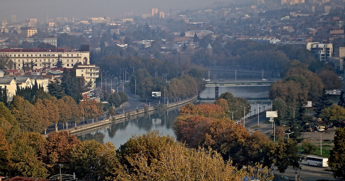 «Течёт Кура... Свидетельница многих, многих лет»
