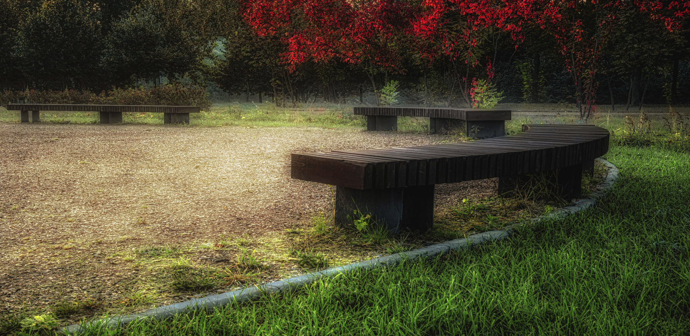 Утро. Лавочки.