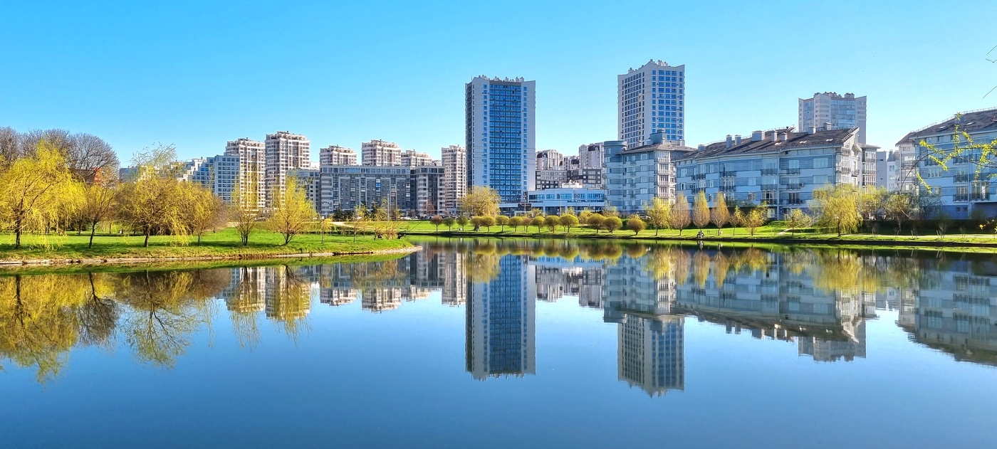 Тихое утро в большом городе...