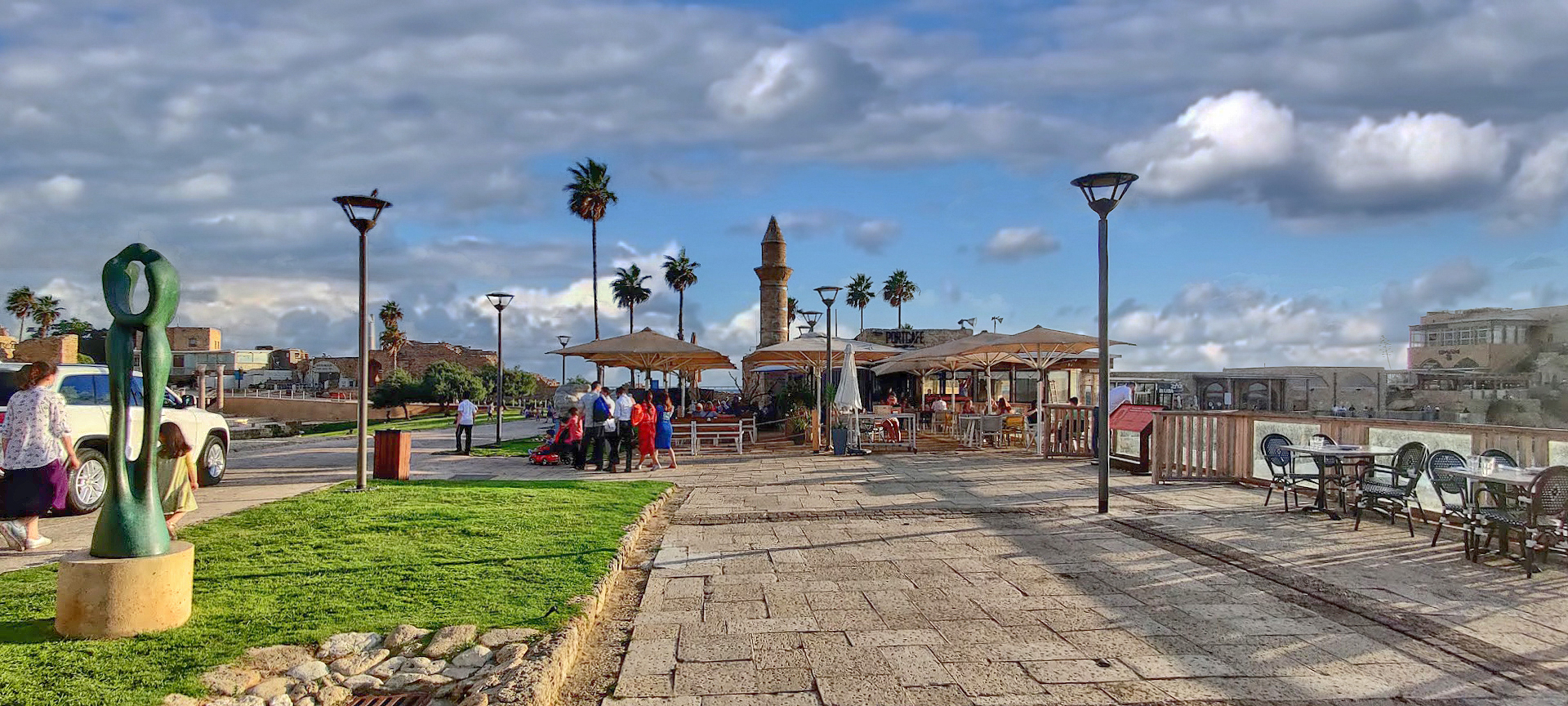 Прогулка на набережной Кейсарии