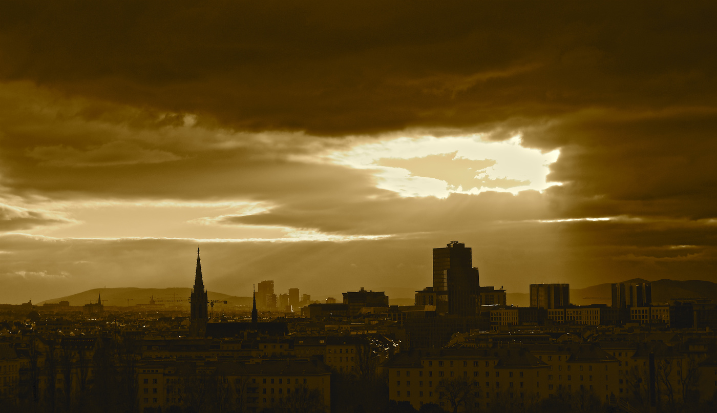 «Небесный свод...Таинственно глядит из глубины»