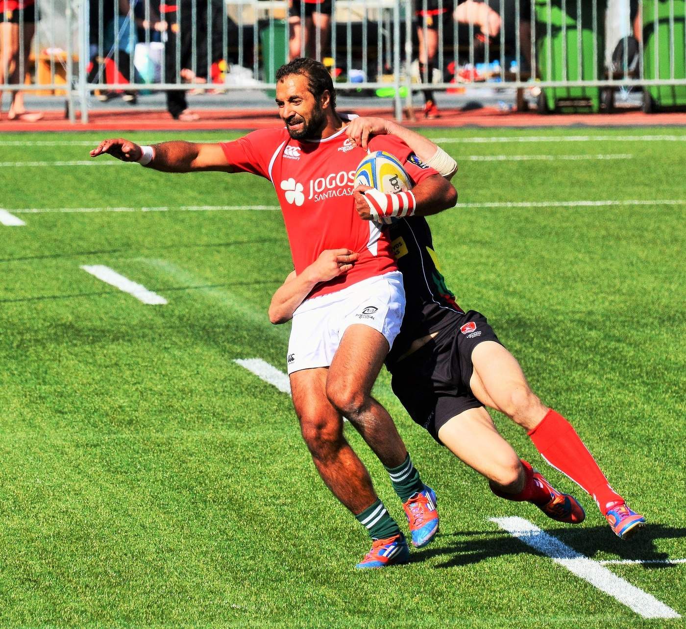 "Только сегодня, еще и бесплатно я подарю тебе супер-объятье..."