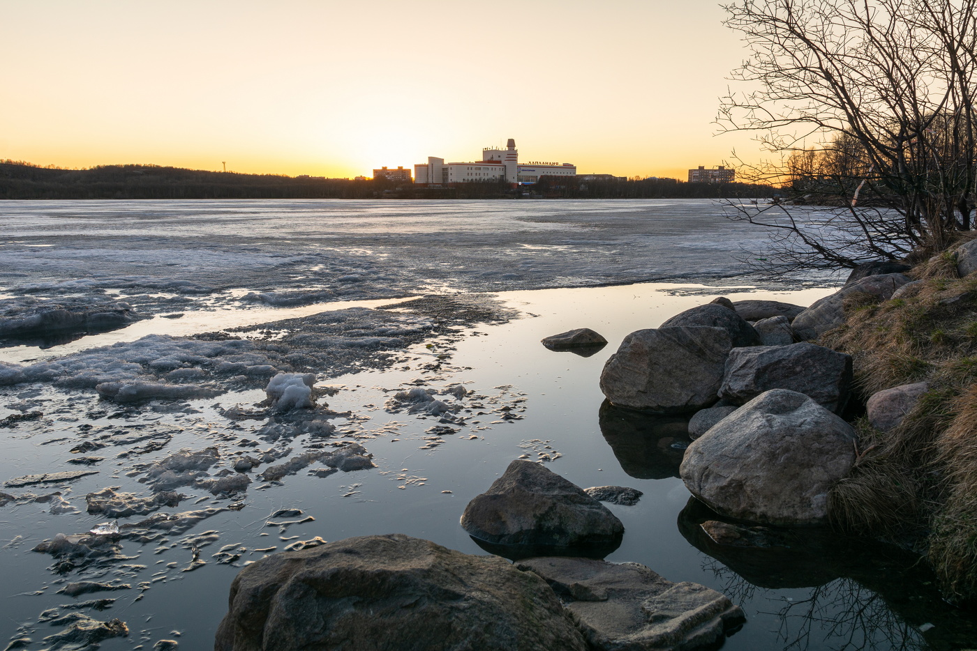 майское озеро