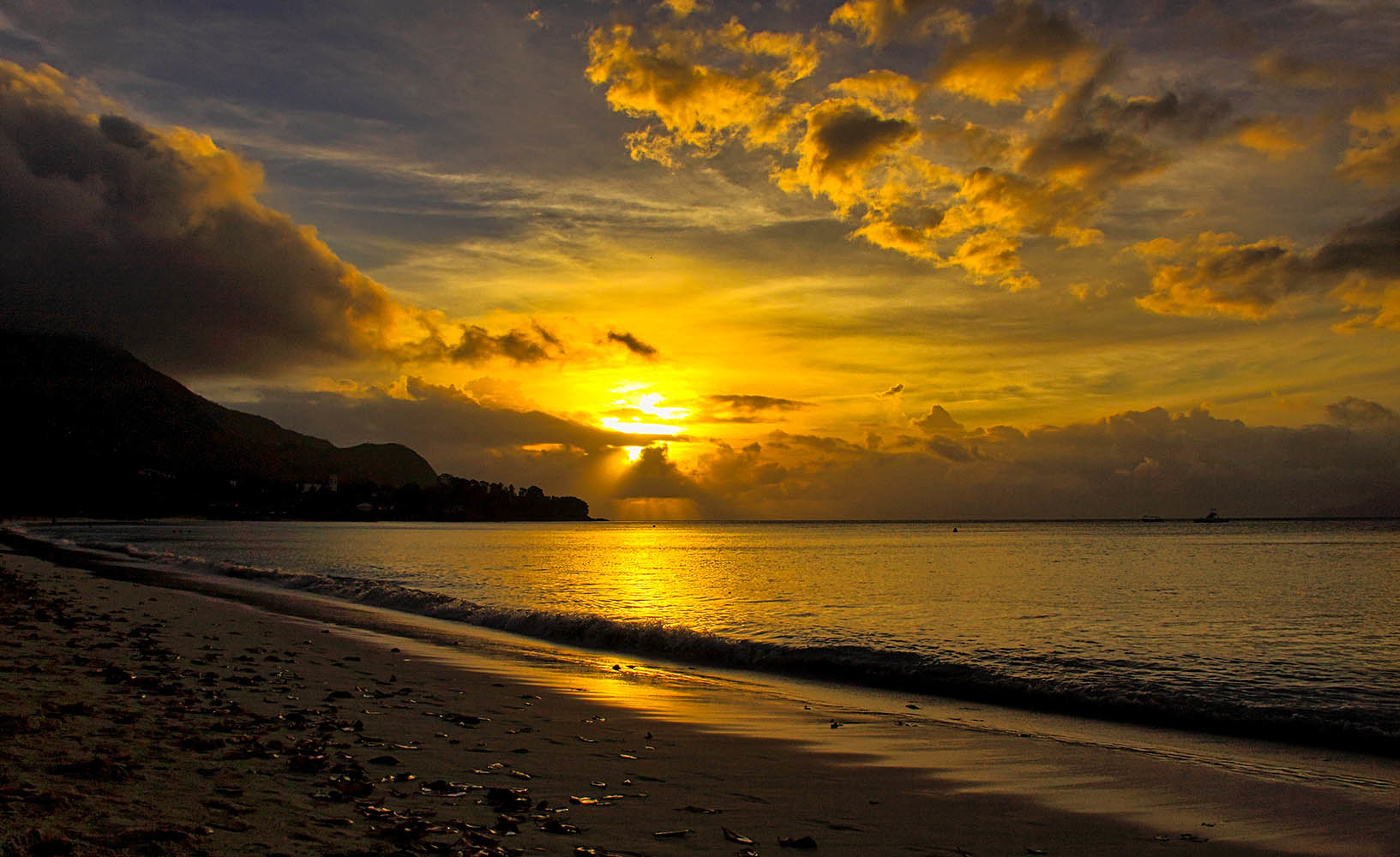 Вечер на пляже Бу Валон