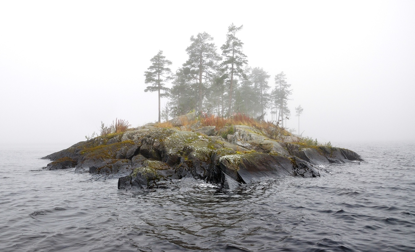 Туманный остров.