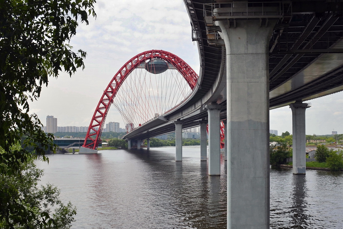 Живопи́сный мост