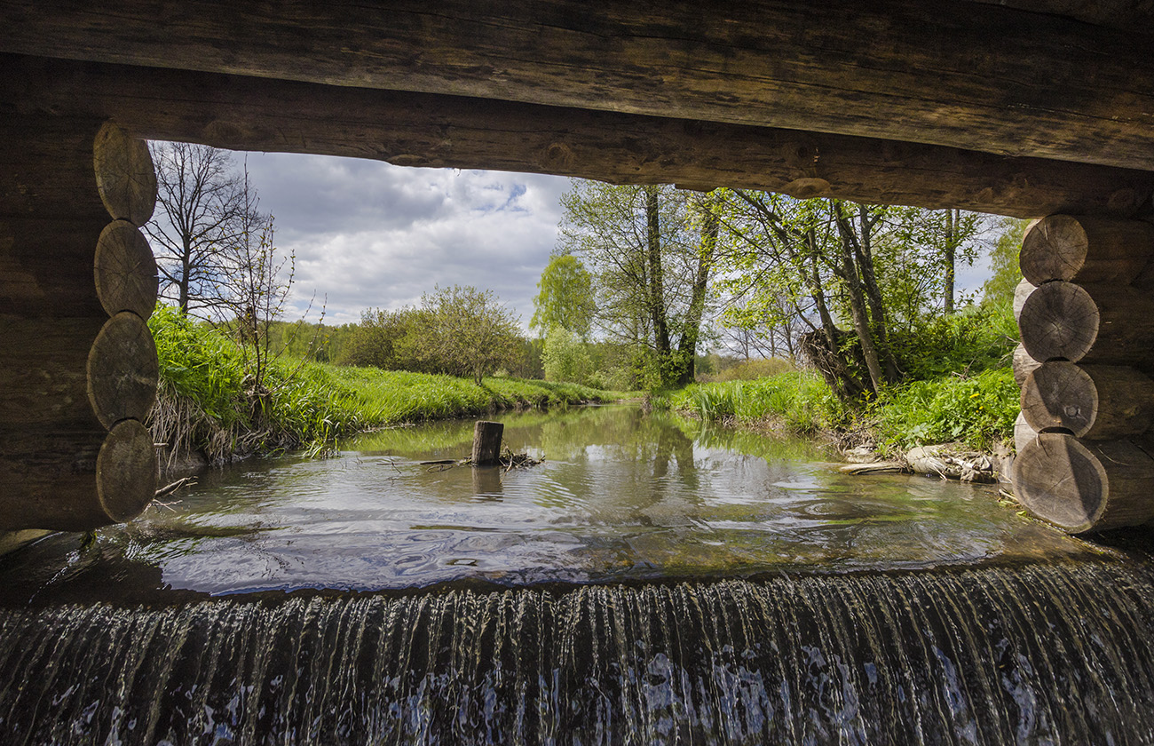 Ясная Поляна. Под мостом через Воронку
