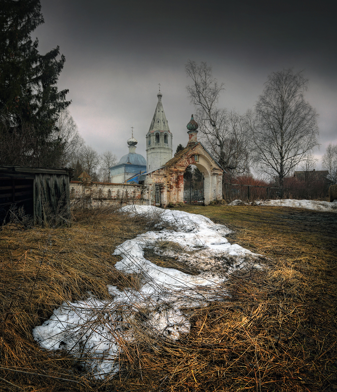 Деревенский храм..