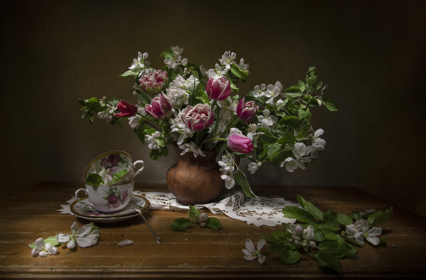 Цветущий май