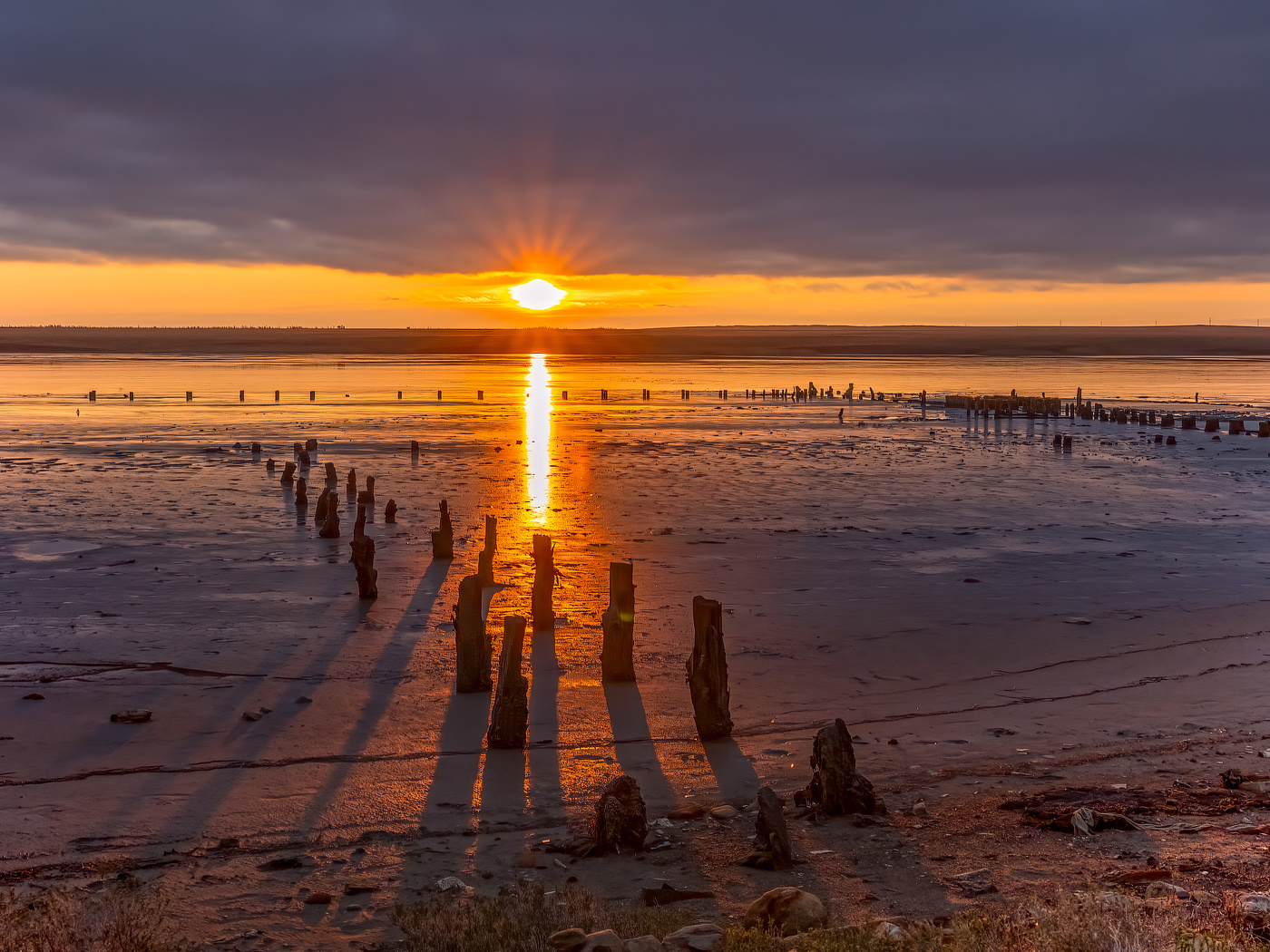 РАССВЕТ НА ЭЛЬТОНЕ